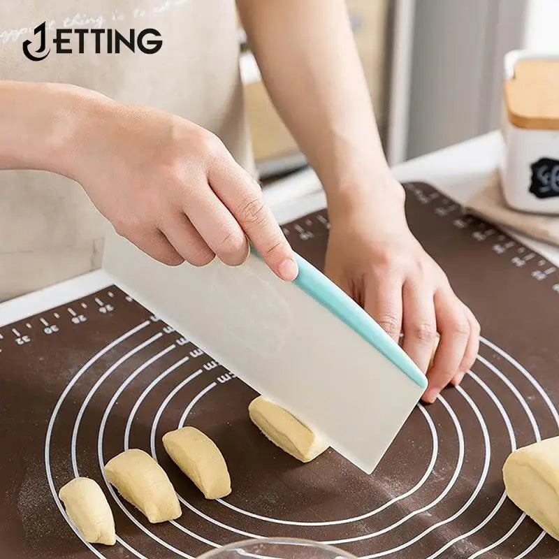 9 Inch Pastry Cutter Plastic Cake Spatulas Dough Scraper With Measuring Scale Butter Knife Bread Pizza Fondant DIY Baking Tools