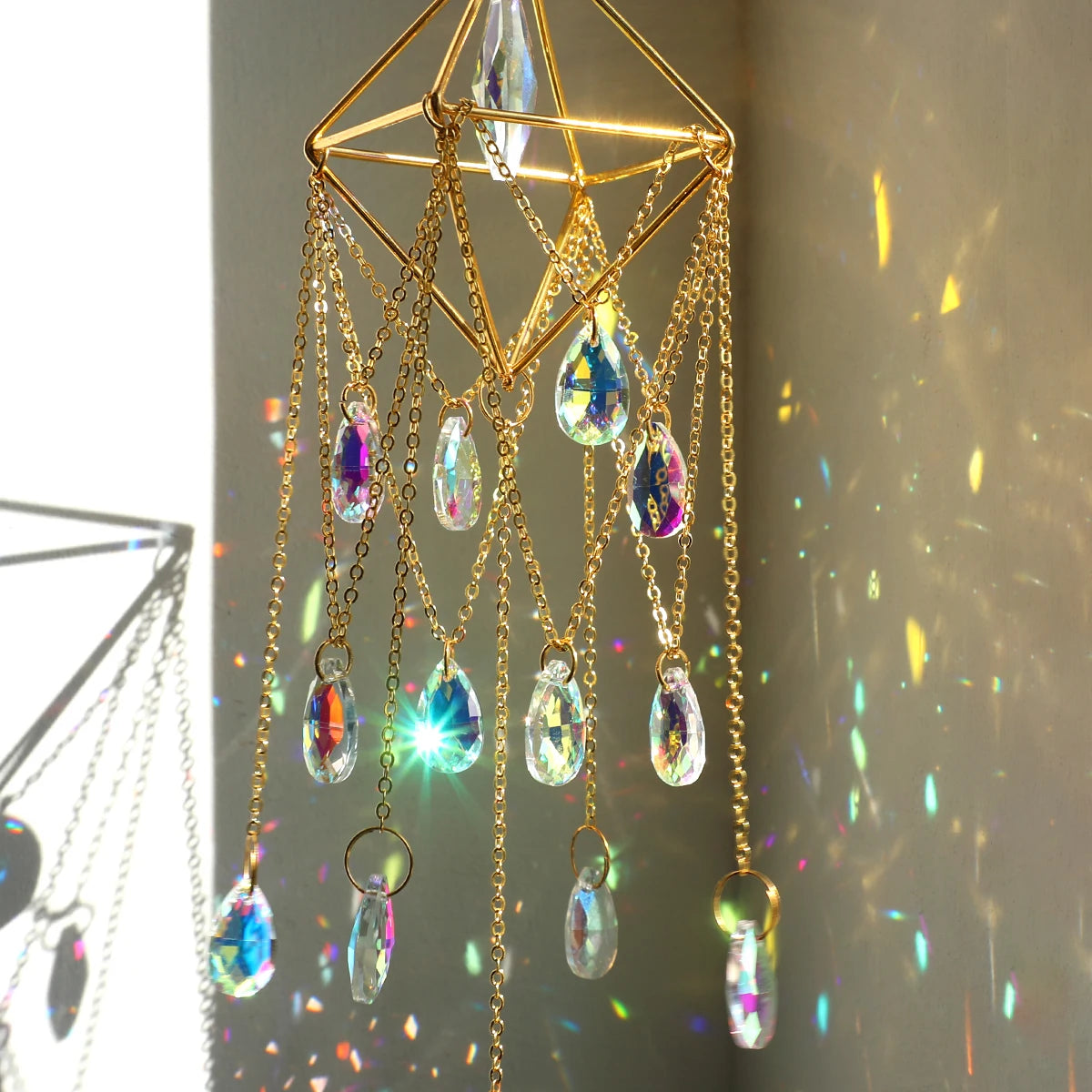 Hanging Sun Catcher Crystal Teardrop Chandelier Wind Chime Prism Suncatcher Rainbow Maker Light Catcher Window Garden Decoration